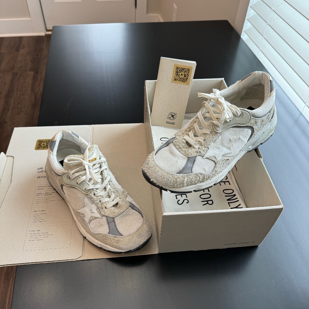 Golden Goose Dad-Star Low Top Sneaker 10US / 40EU, WHITE/ SILVER